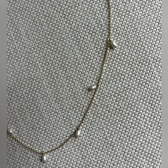 Mejuri TINY PEARL STATION NECKLACE - Picture 2 of 3